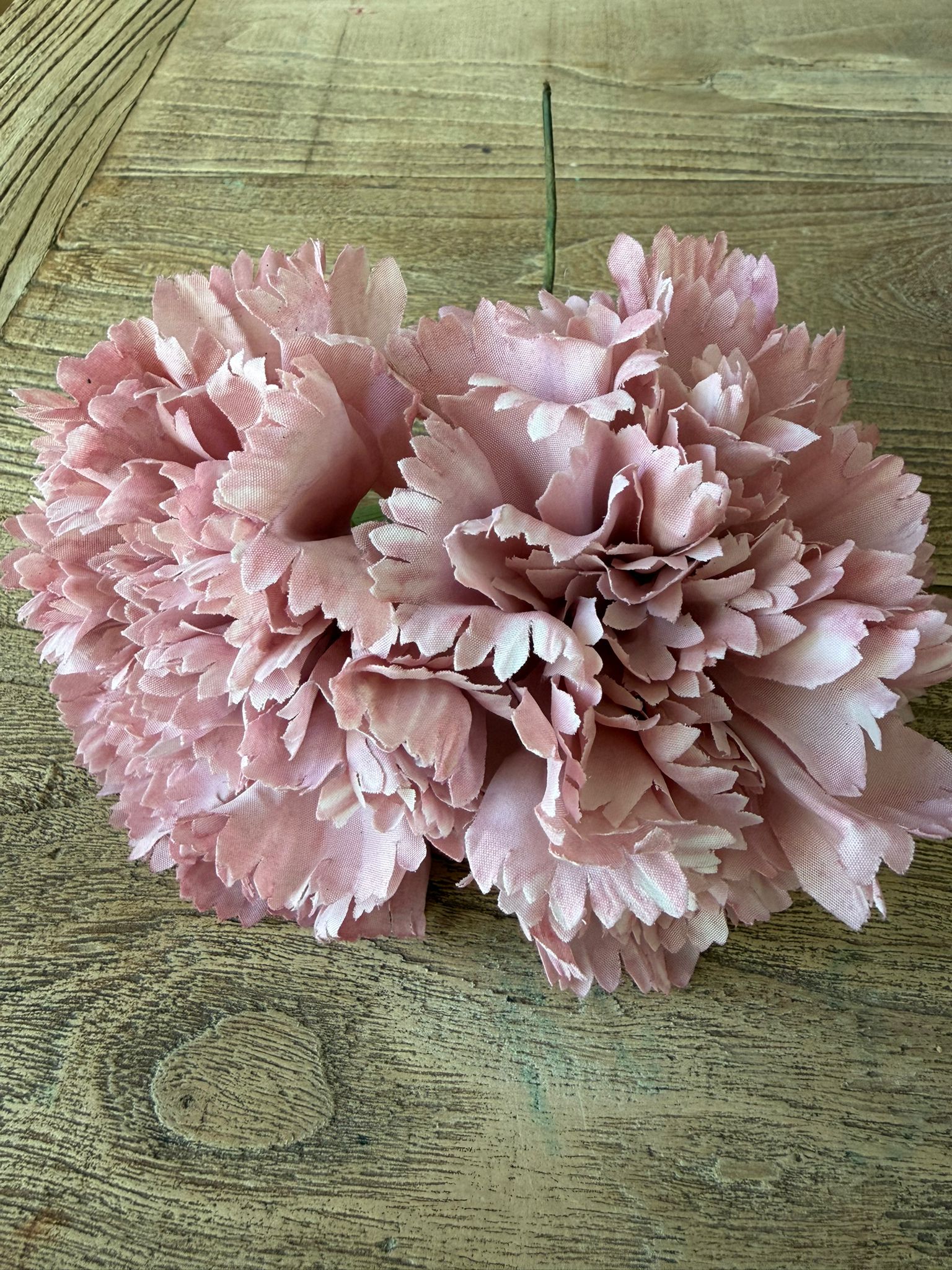 Flor flamenca clavelón maquillaje