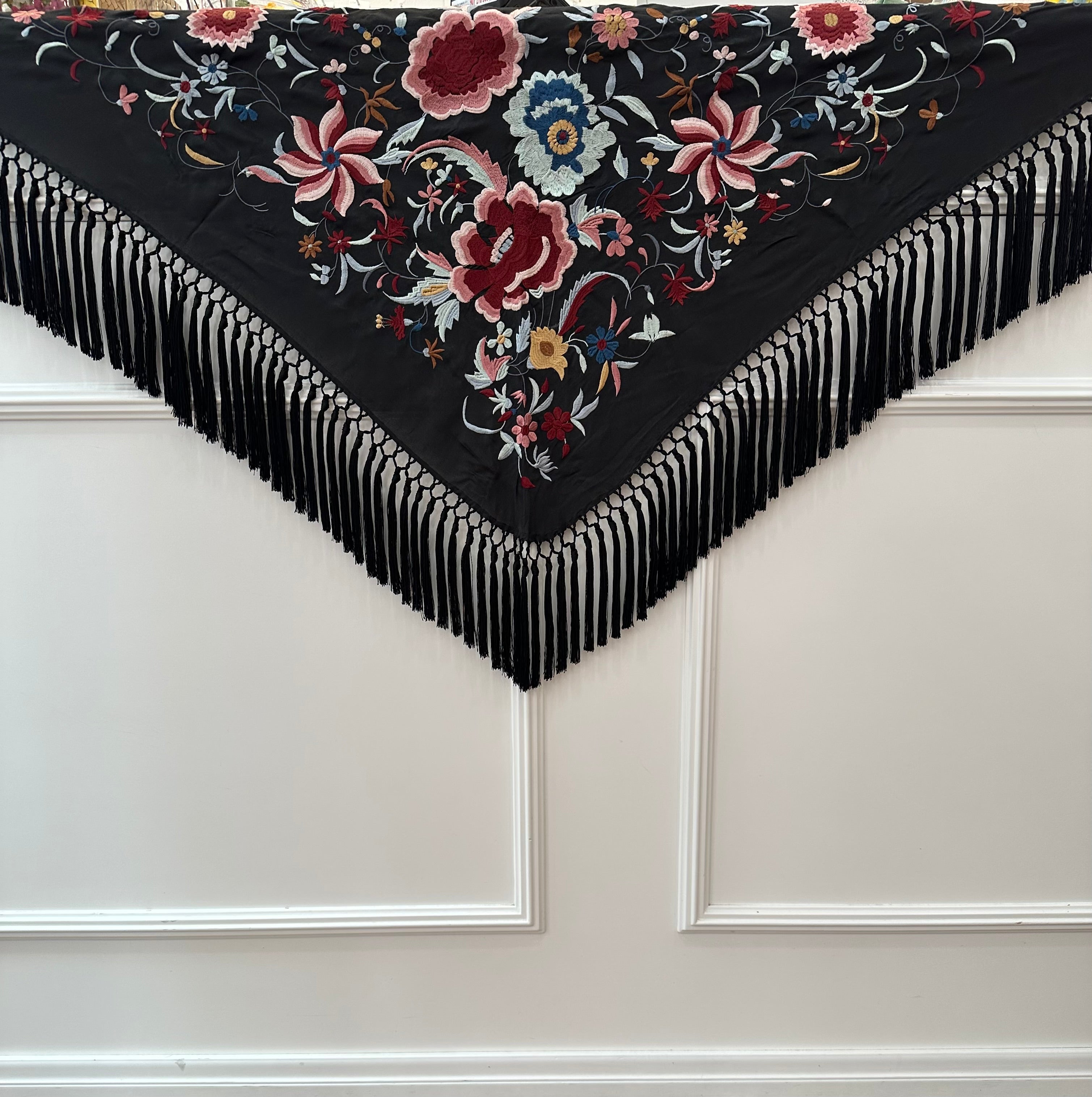 Mantón señora Carlota negro