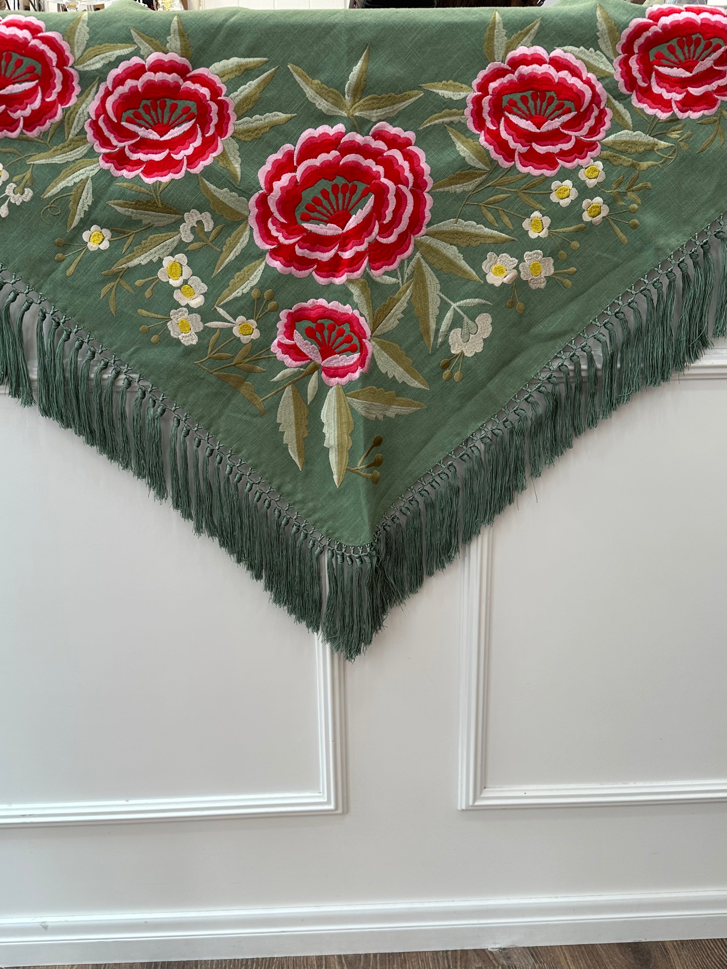 Mantón señora Marina lino verde viejo