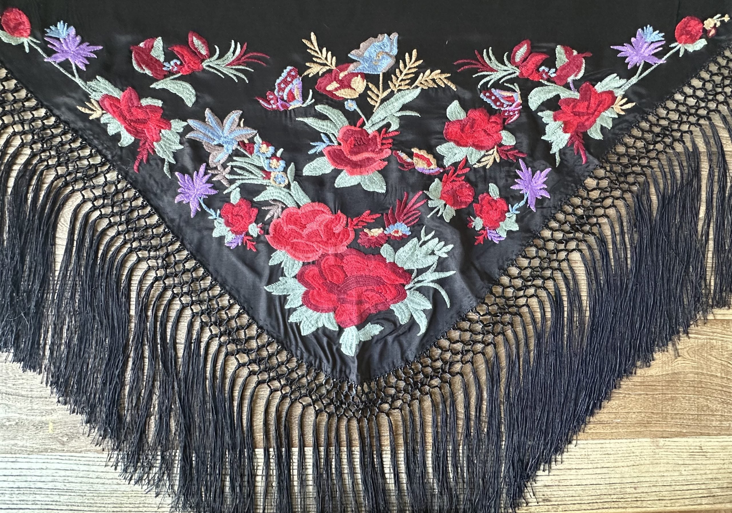 Mantón Anastasia niña bordado algodón negro