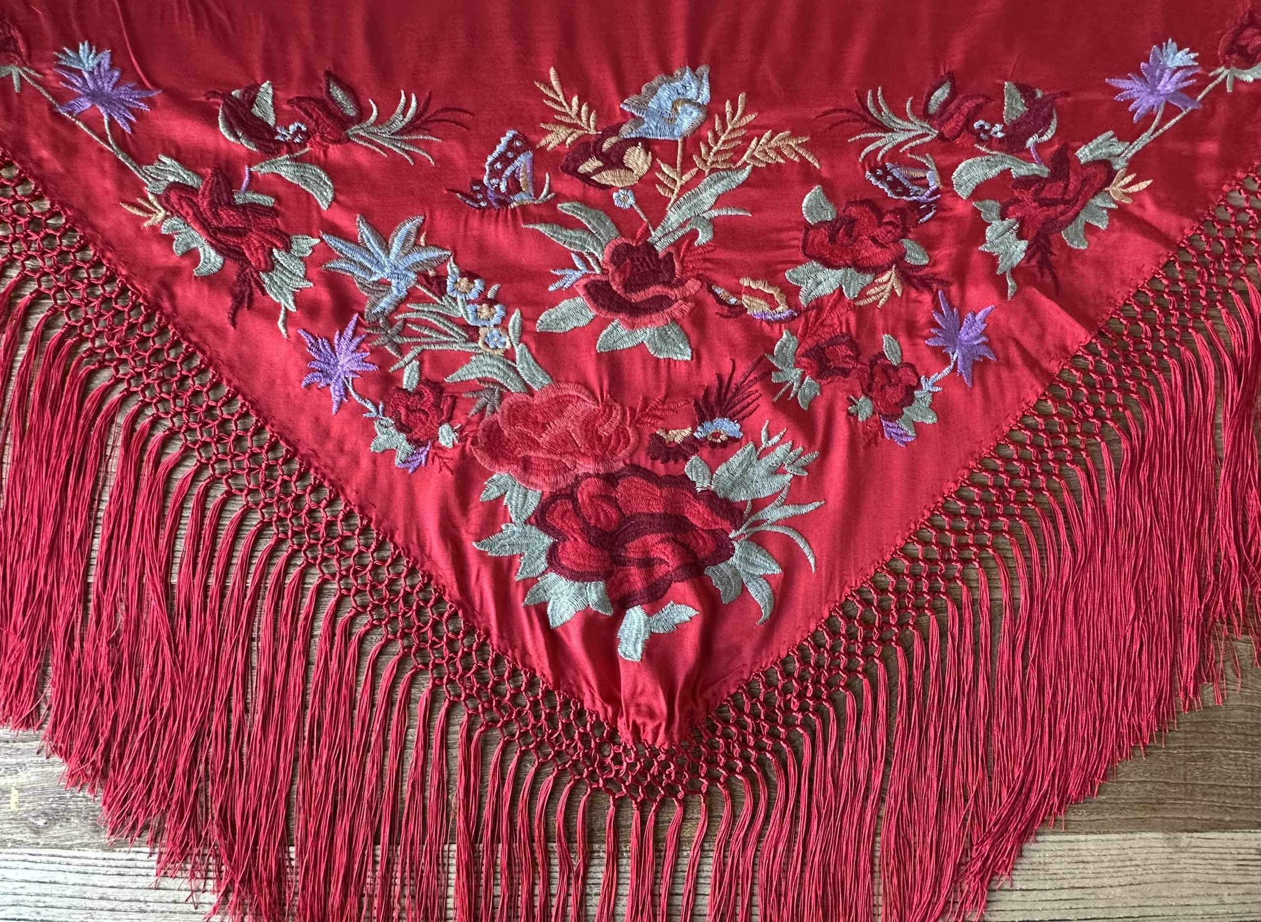 Mantón niña bordado algodón rojo Anastasia