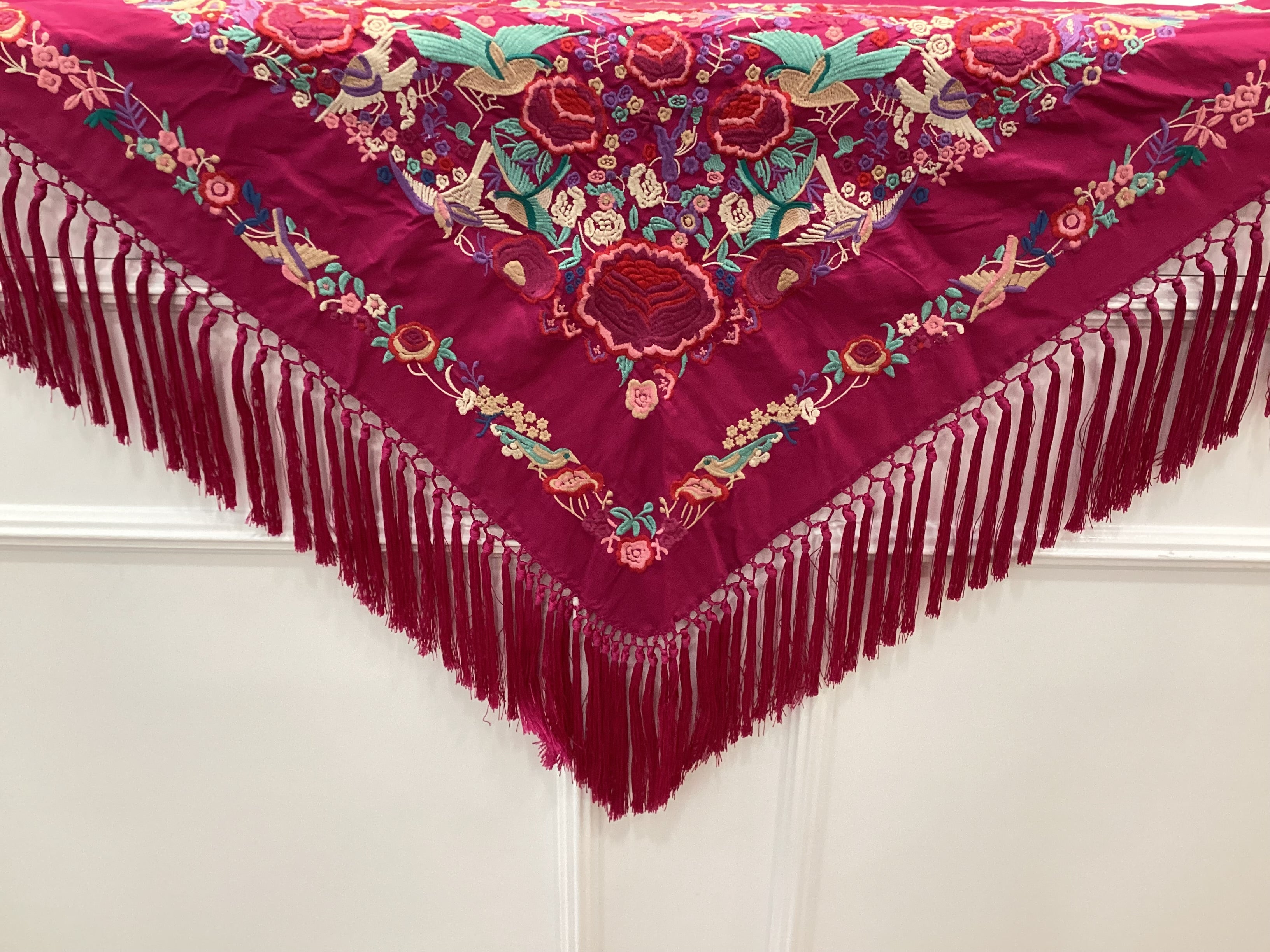 Mantón señora Adriana fresa