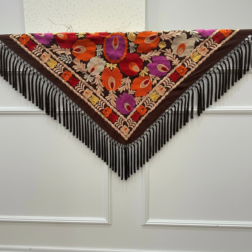 Mantón señora Marta color marrón