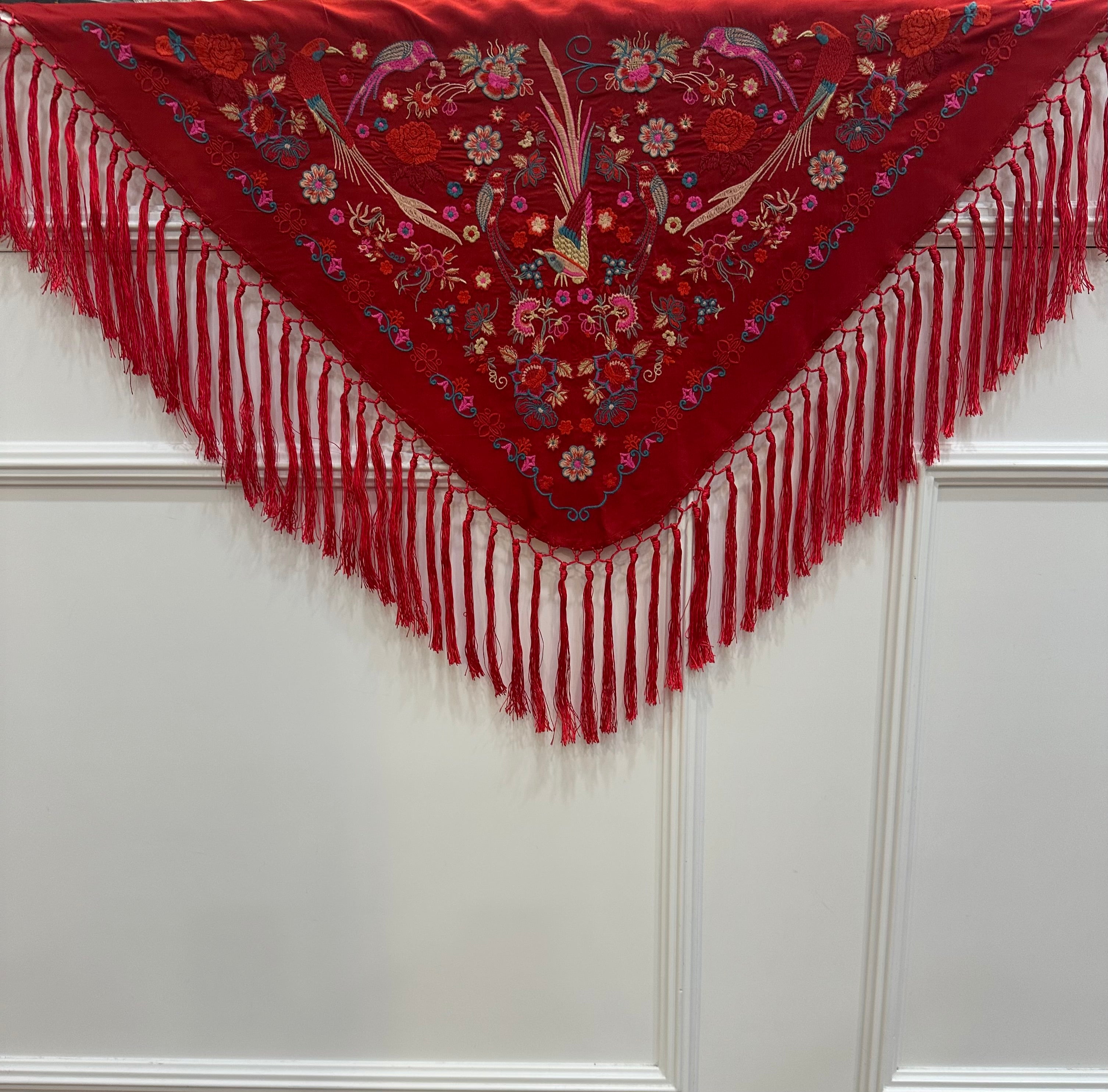 Mantón pavo real rojo