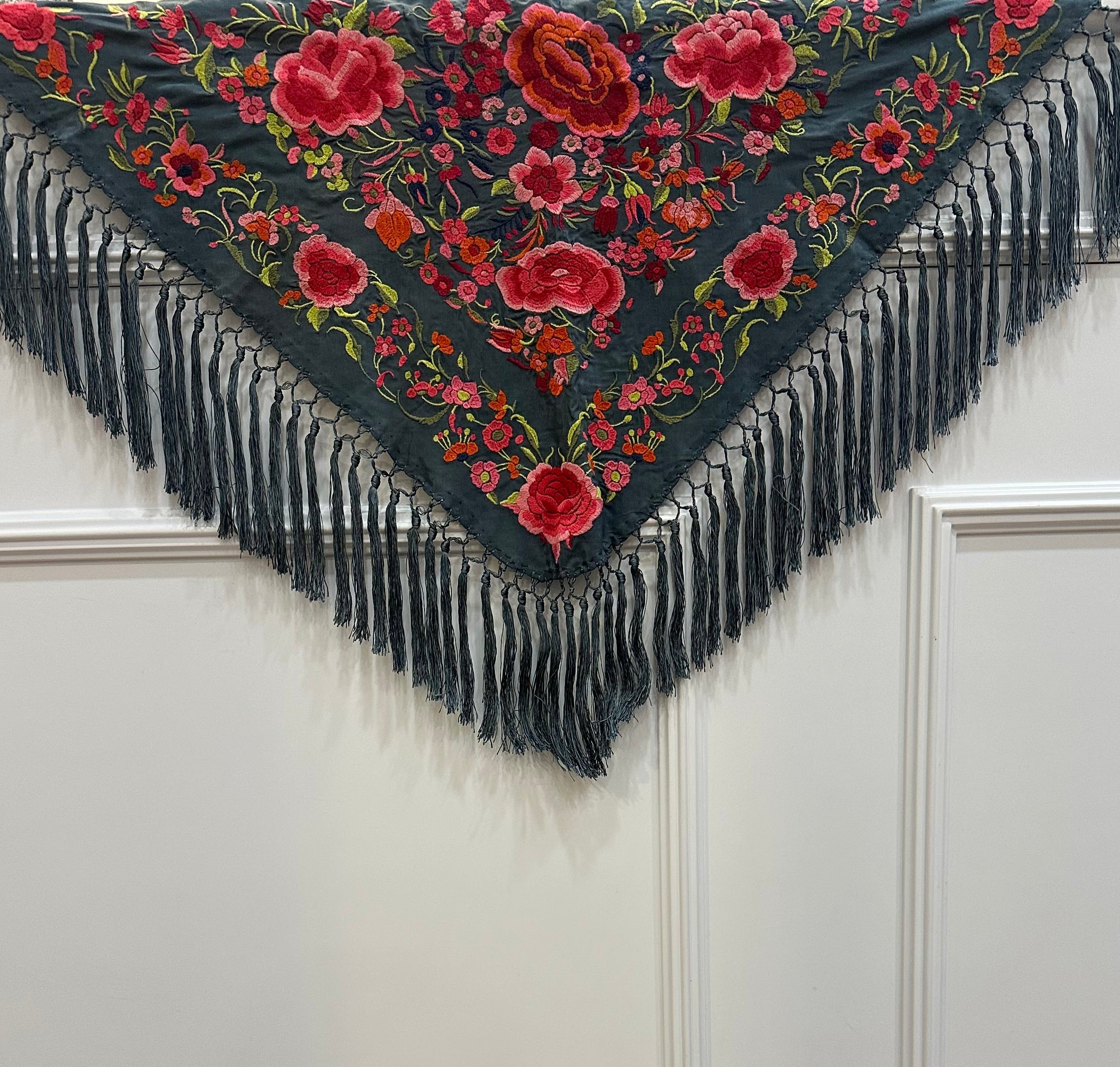 Mantón Rosas petróleo